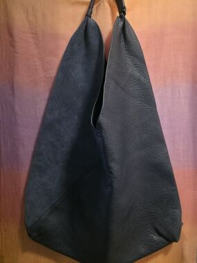 Shiraleah Navy Two-Tone Hobo Shoulder Bag
